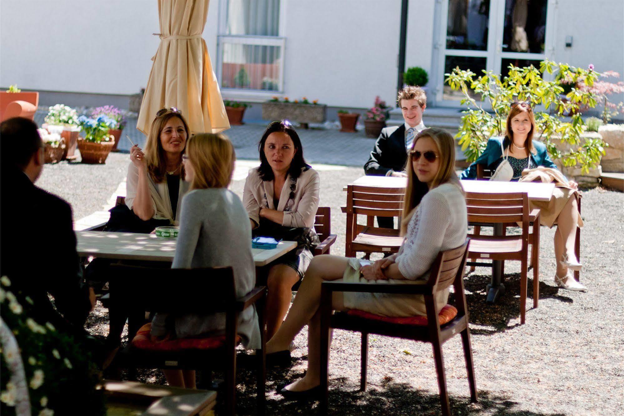 Hotel Zur Post Illmitz Eksteriør billede